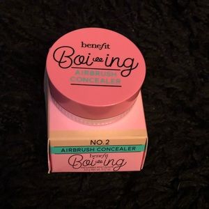 Benefit Boiing Airbrush Concealer